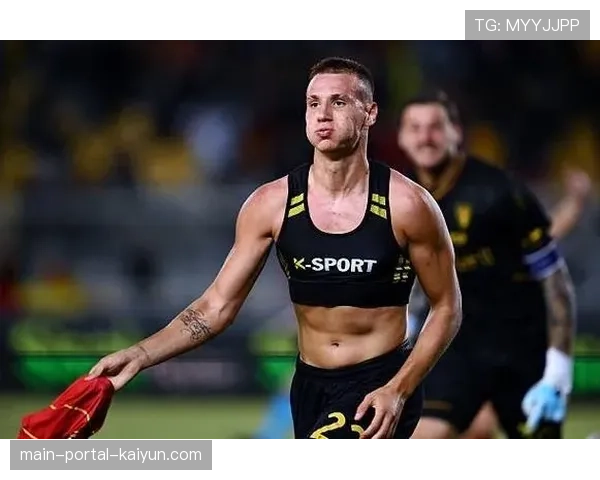 科莫补时绝平博洛尼亚 黑马之势稳居积分榜第六位