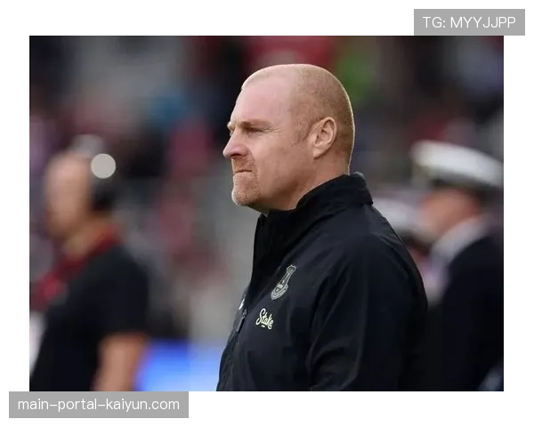 森林主帅戴奇多次质疑判罚 琼斯执法纪录再受审视 森林主帅戴奇多次质疑判罚 琼斯执法纪录再受审视