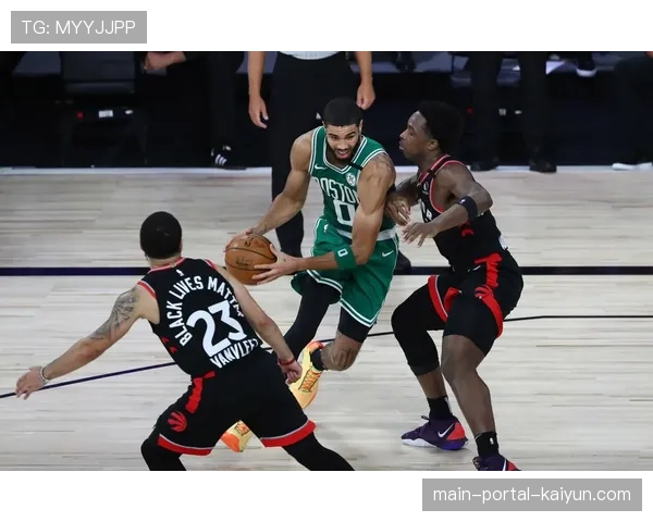 新疆18分逆转揭示防守强度价值 劳森准三双展现全能内线统治力 新疆18分逆转揭示防守强度价值 劳森准三双展现全能内线统治力