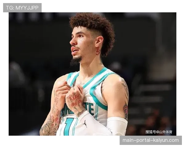 黄蜂鲍尔米勒后场双枪 进攻创造力助推球队战绩提升 黄蜂鲍尔米勒后场双枪 进攻创造力助推球队战绩提升